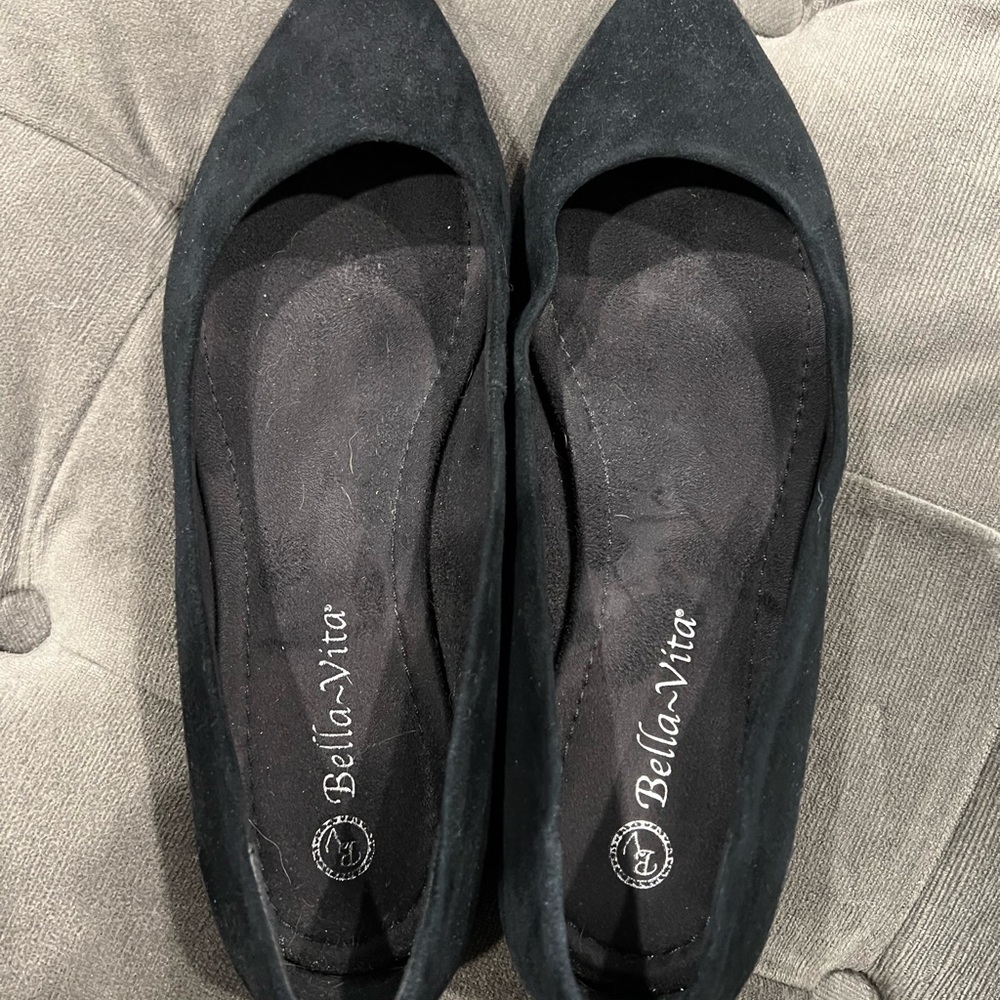 Bella Vita Black Pointed Toe Suede Flats